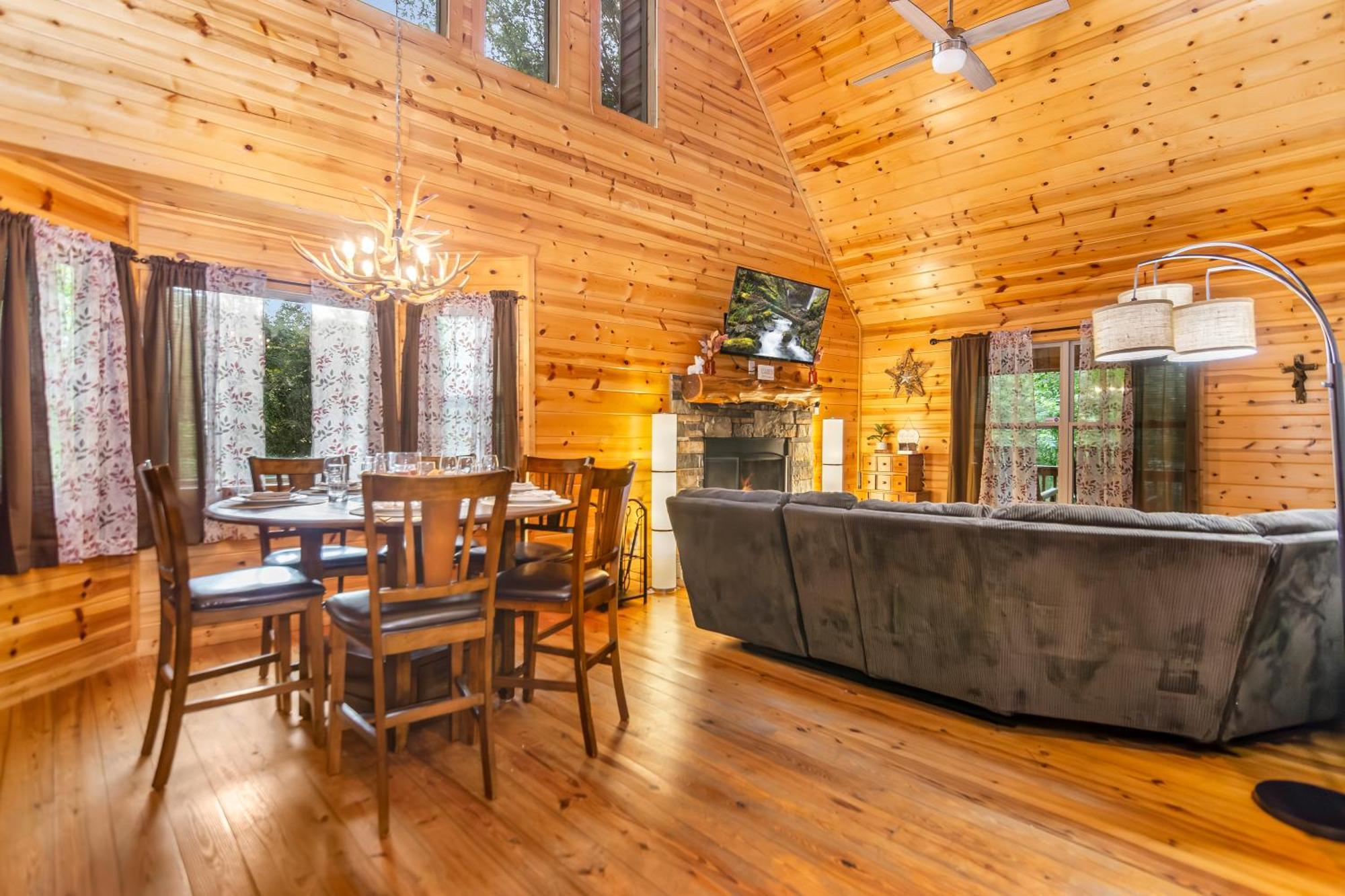 Amazing Creek View Cabin W/ Hot Tub, Firepit & Pool Table Ellijay Exterior photo