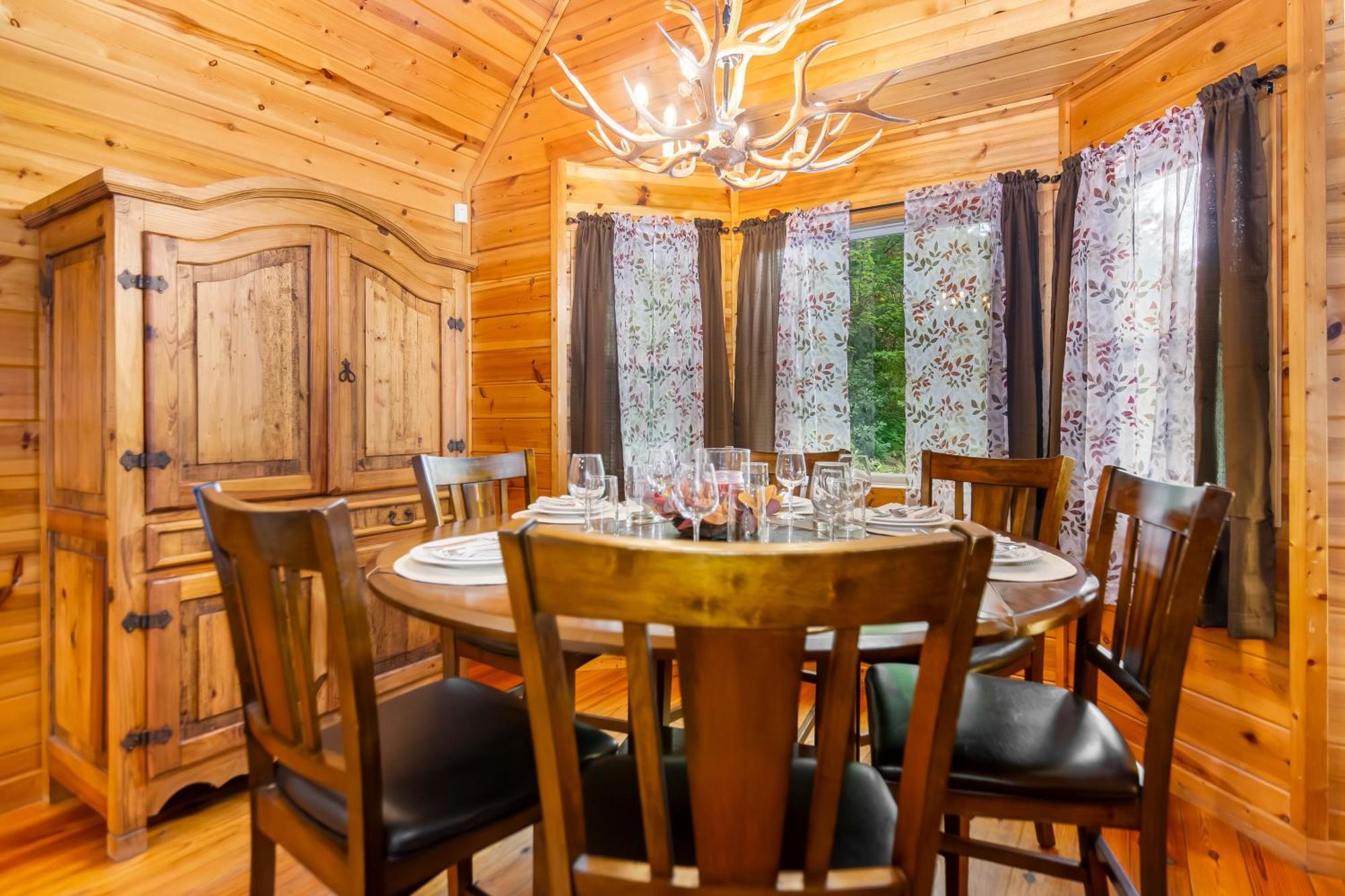 Amazing Creek View Cabin W/ Hot Tub, Firepit & Pool Table Ellijay Exterior photo