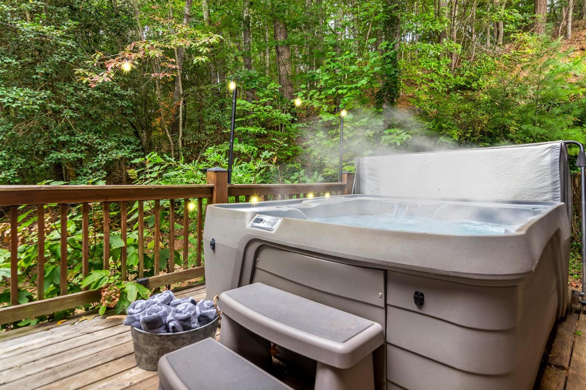 Amazing Creek View Cabin W/ Hot Tub, Firepit & Pool Table Ellijay Exterior photo