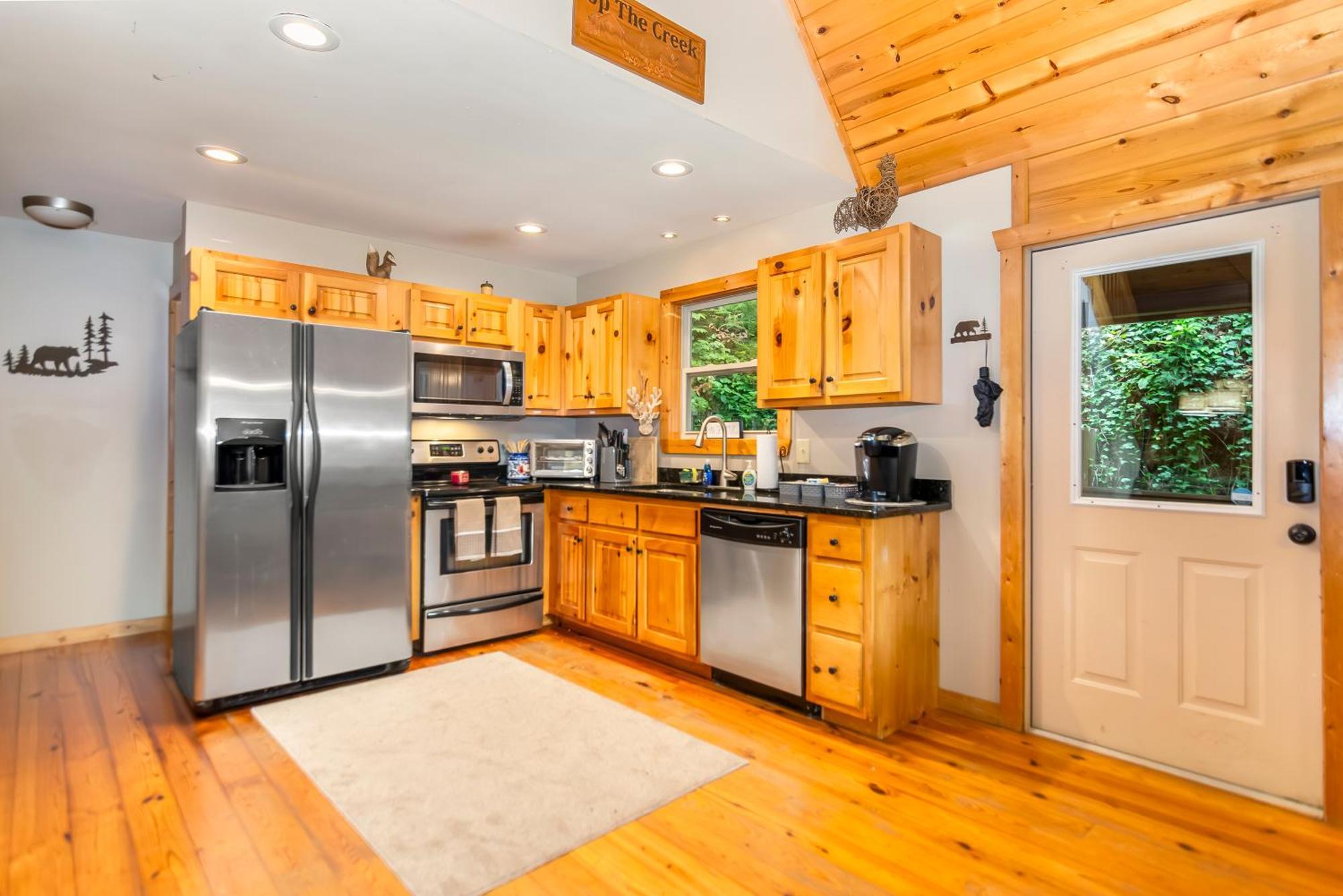 Amazing Creek View Cabin W/ Hot Tub, Firepit & Pool Table Ellijay Exterior photo